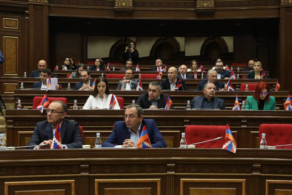 Фракция «Армения» созвала парламентские слушания по поводу закрытия Азербайджаном Лачинского коридора